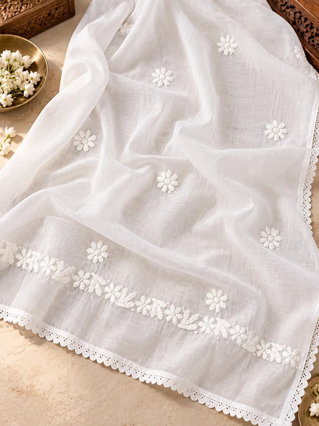 Dupatta with chikankari